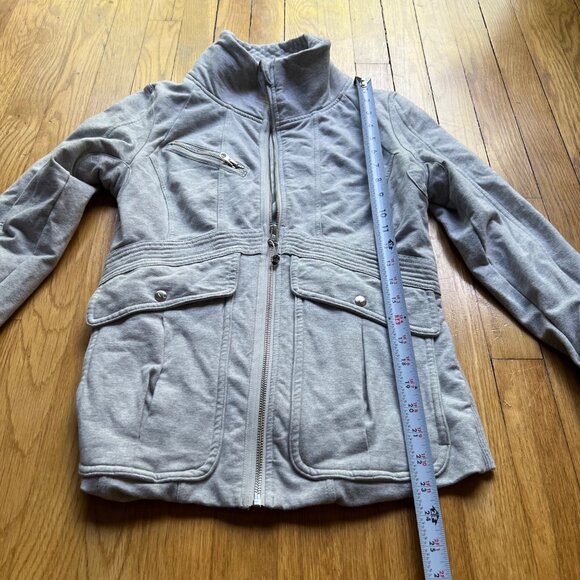 Lululemon Size 10 Gray Heathered Silver Spoon It's Happening Athletic Jacket - Picture 8 of 15